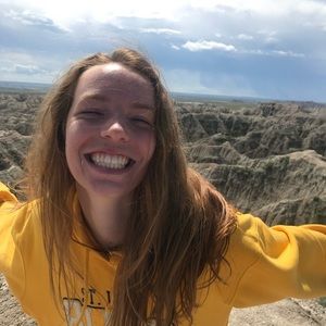 Meet your Posher, Caitlin